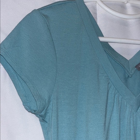 Ann Taylor Double V Sea-foam blue green Short Sleeve T Shirt size small NWT - Picture 4 of 8